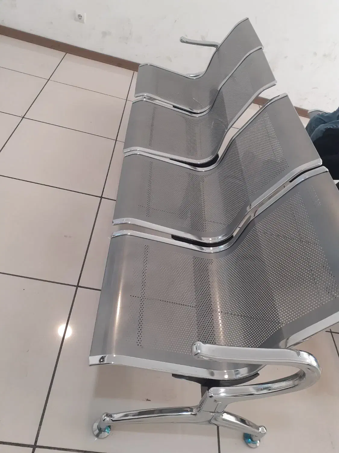 نیمکت انتظارفرودگاهی|صندلی و نیمکت|تبریز, |دیوار