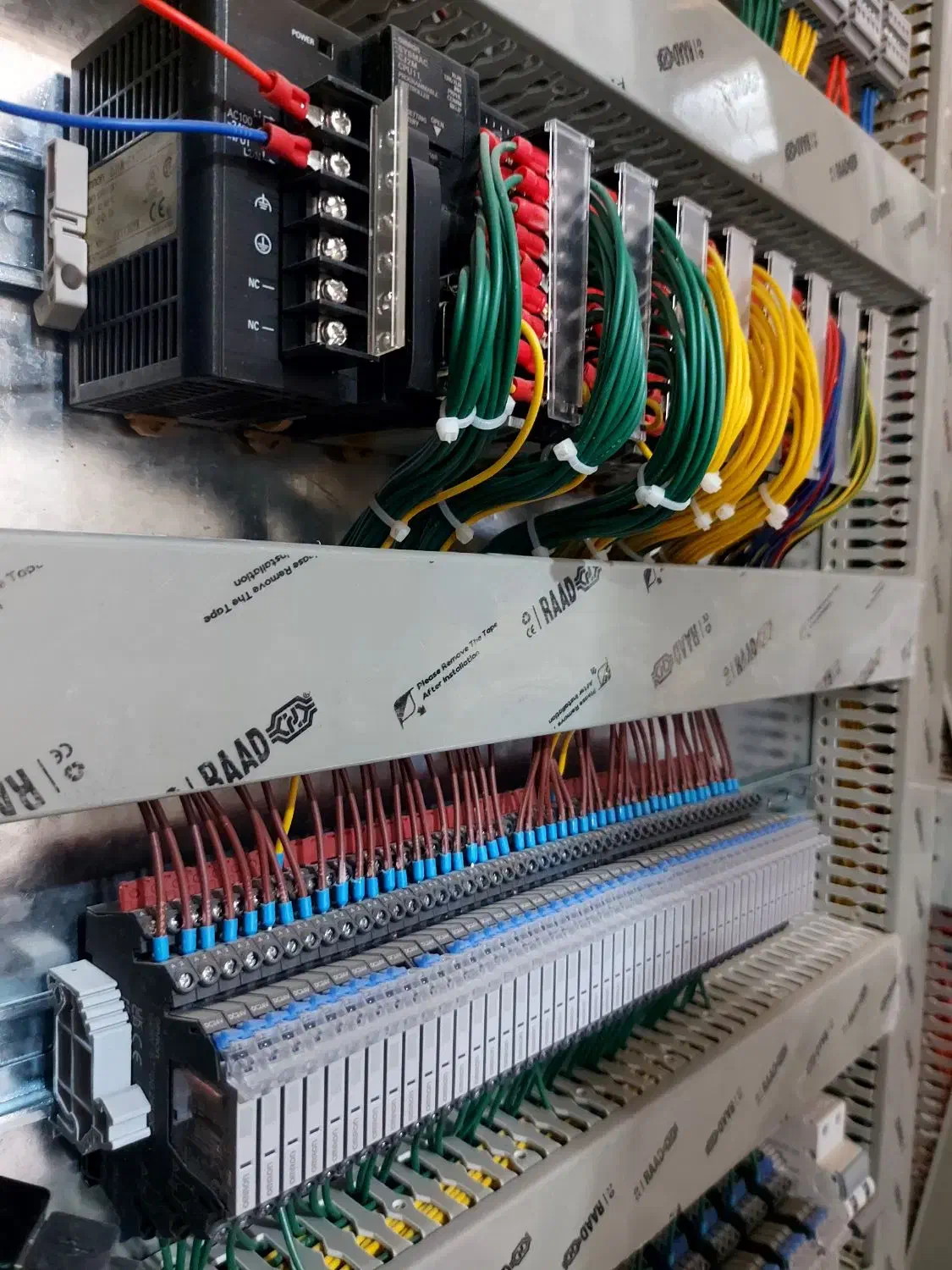 برقکار برق صنعتی تابلو برق برق ساختمان تعمیرات|خدمات پیشه و مهارت|دلیجان, |دیوار