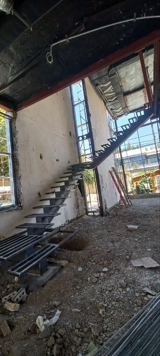 پله گرد پله دکوراتیو پله آهنی پله فلزی پله تک شاسی|مصالح و تجهیزات ساختمان|مشهد, گرجی علیا|دیوار