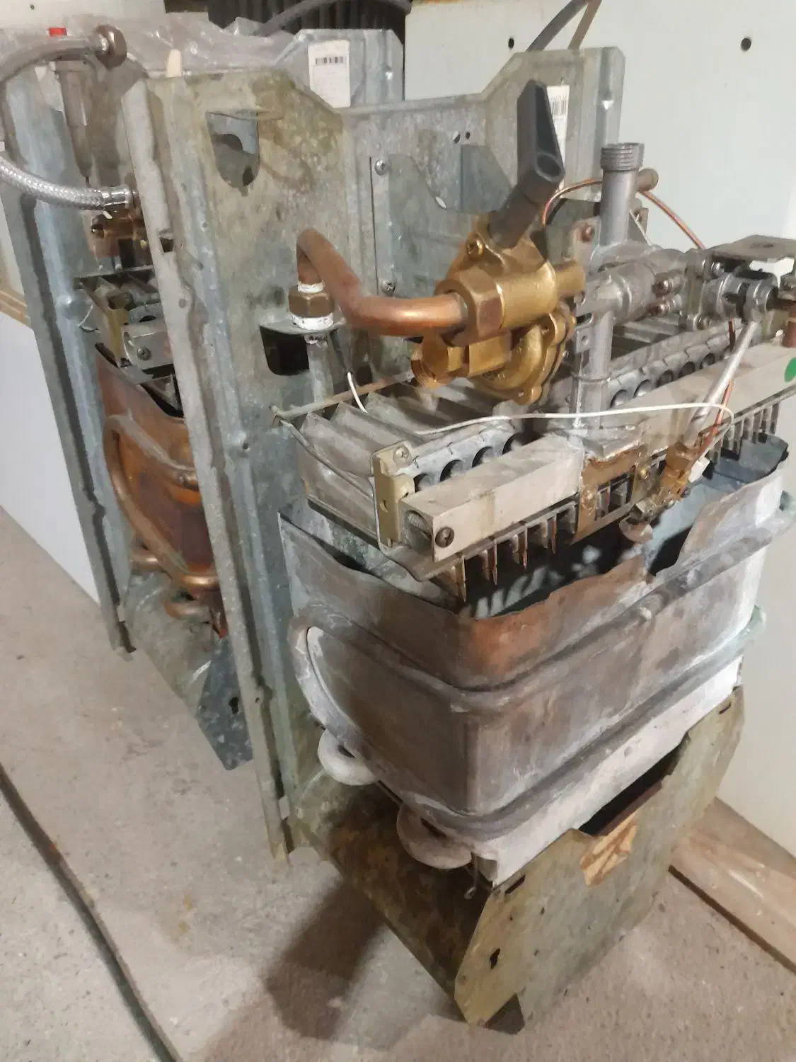 فروش ابگرمکن ۳۱۱۵ بوتان|آبگرمکن، پکیج، شوفاژ|رشت, پل تالشان|دیوار