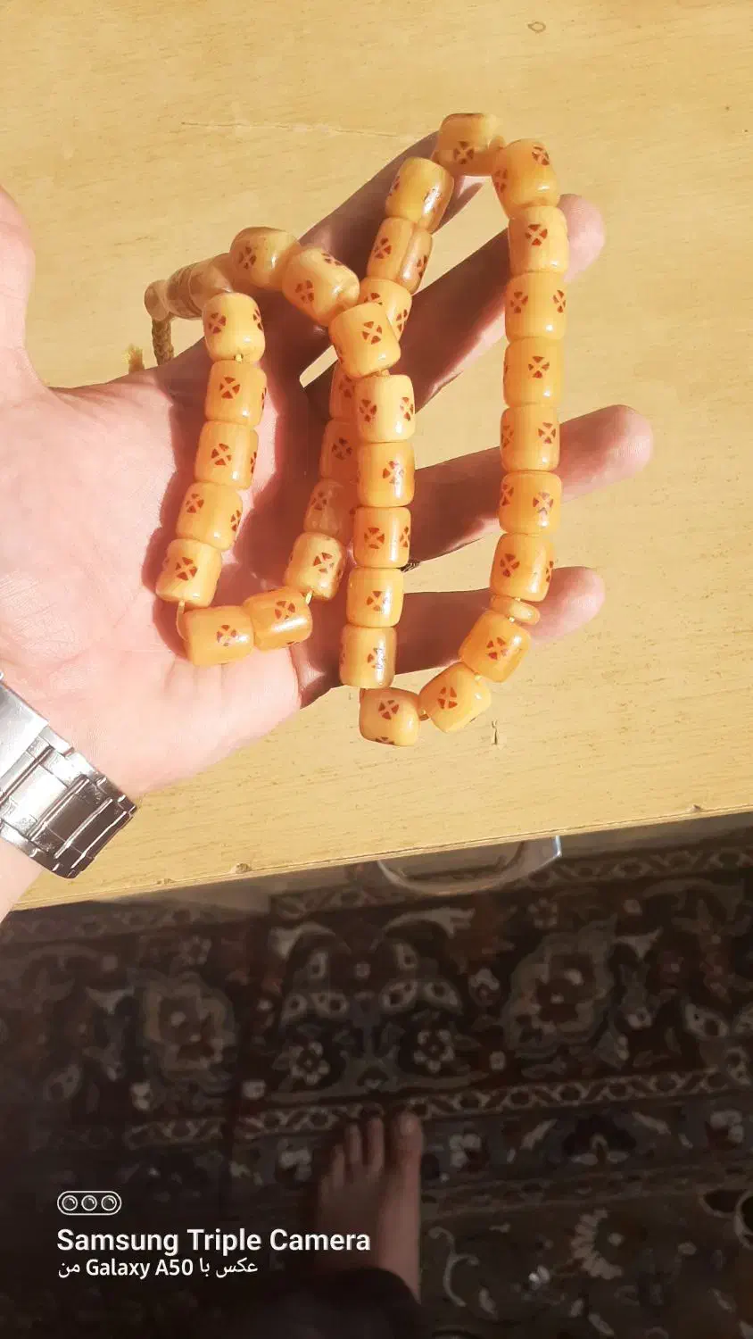 تسبیح سندلوس کهنه و اصل|کلکسیون اشیاء عتیقه|ارومیه, |دیوار