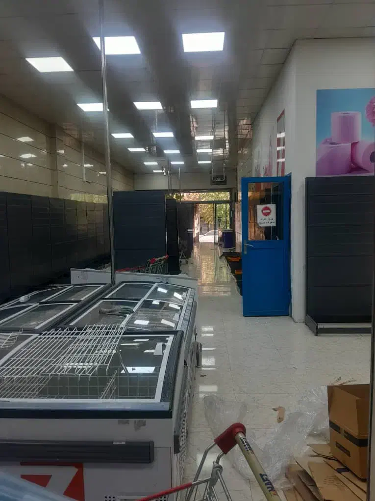 تجاری مسکونی 212 متری / خیابان انقلاب جلوی خیابان|فروش مغازه و غرفه|خرم‌آباد, |دیوار