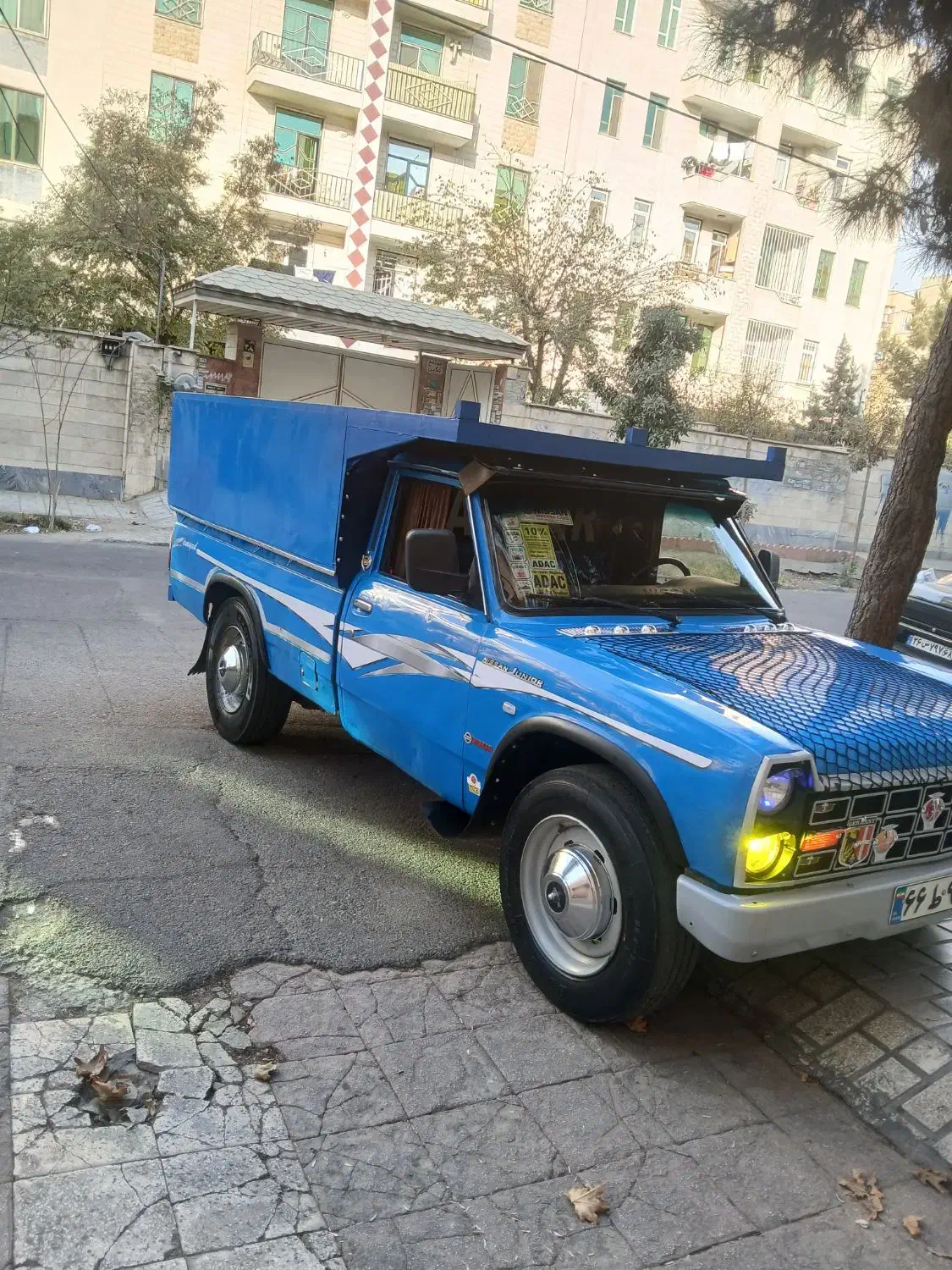 نصاب برچسب بدنه و لوازم اسپرت نیسان|خدمات موتور و ماشین|کرج, بازار آهن|دیوار