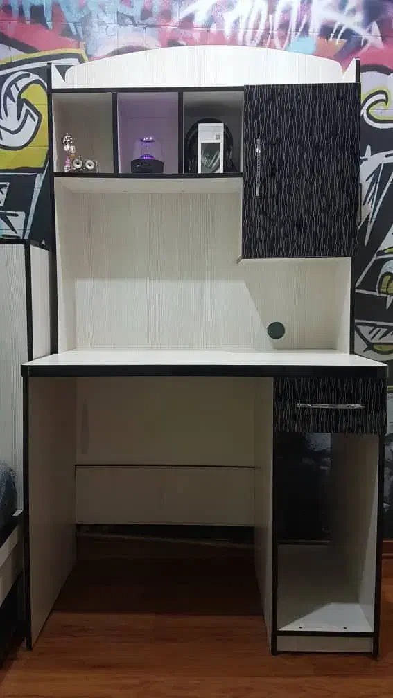 تخت و میز کامپیوتر|تخت و سرویس خواب|تهران, نارمک جنوبی|دیوار