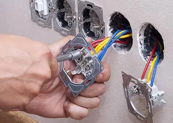 برقکار ساختمان و برق صنعتی و تعمیر کار برد|خدمات پیشه و مهارت|زنجان, |دیوار