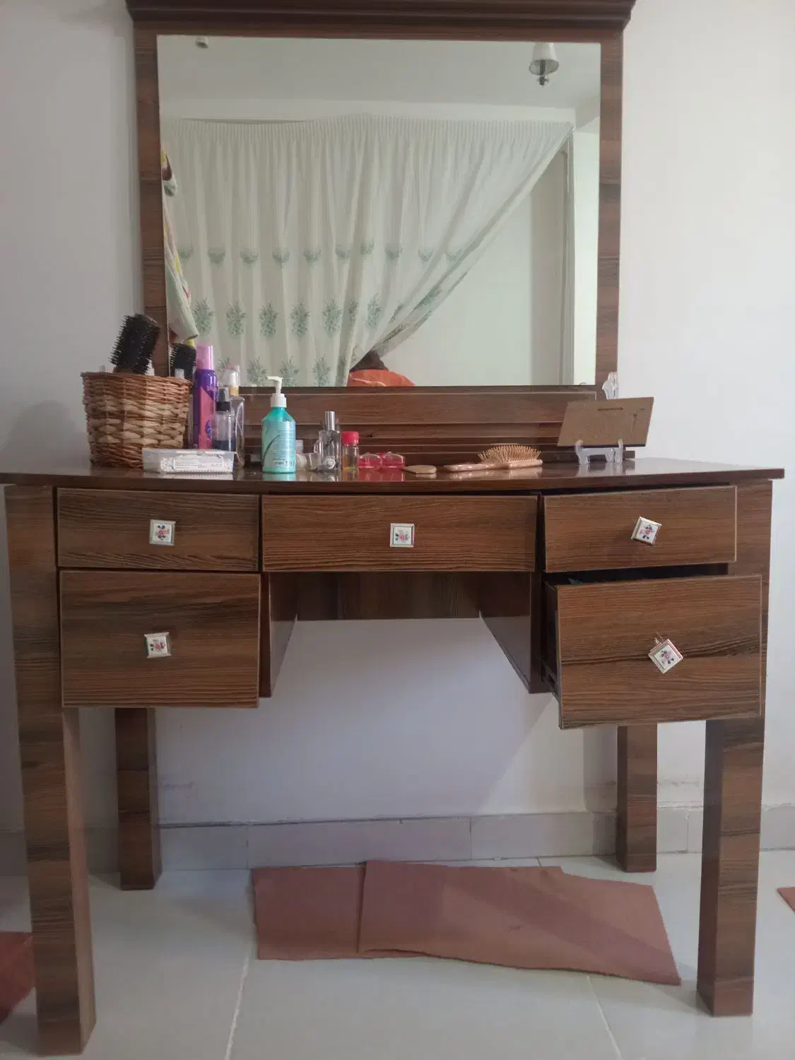 میز ارایش|میز تحریر و کامپیوتر|دلند, |دیوار