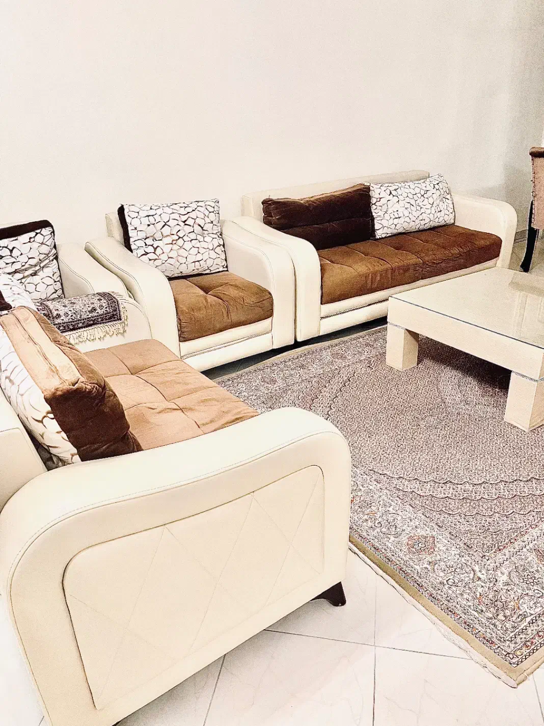 فروش مبل CARMEL به همراه میز جلو مبلی|مبلمان خانگی و میز عسلی|ارومیه, |دیوار