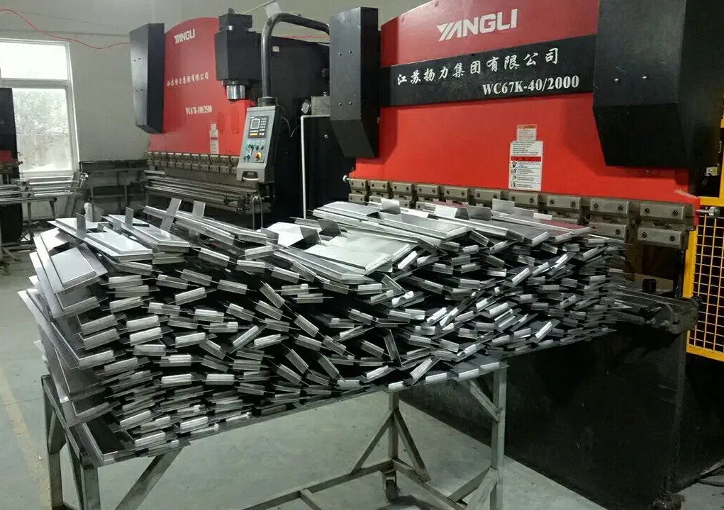 خدمات جوش لیزر خمکاری برک برش لیزر|عمده‌فروشی|تهران, دبستان|دیوار