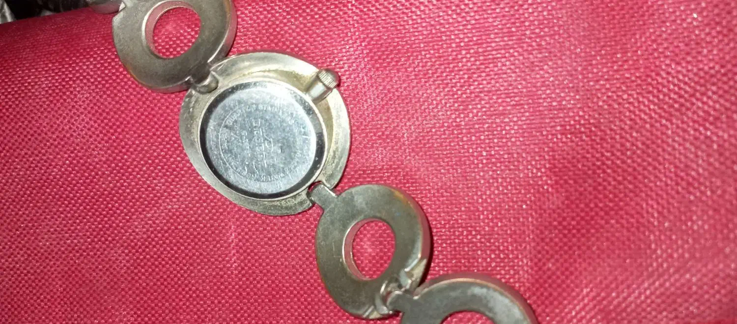 ساعت زنانه قدیمی شاید نقره باشه|ساعت|چهاردانگه (تهران), |دیوار