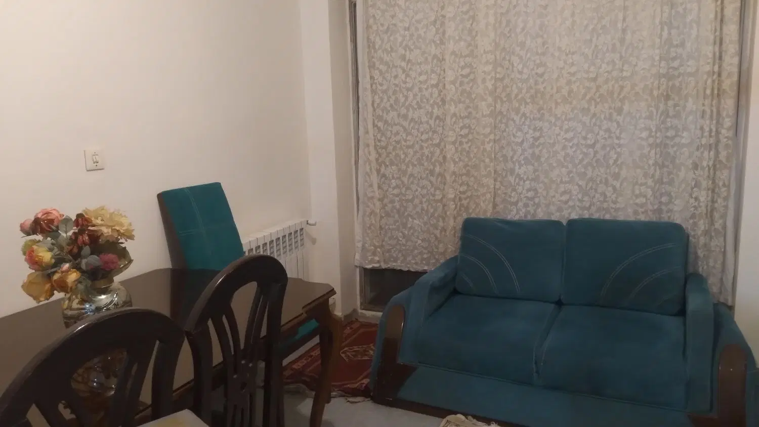 مبل ۴ نفره و میز نهارخوری با ۶ عدد صندلی|مبلمان خانگی و میز عسلی|تهران, دردشت|دیوار