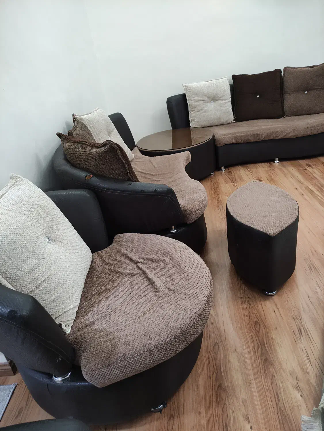 مبل راحتی|مبلمان خانگی و میز عسلی|رشت, گلزاران|دیوار