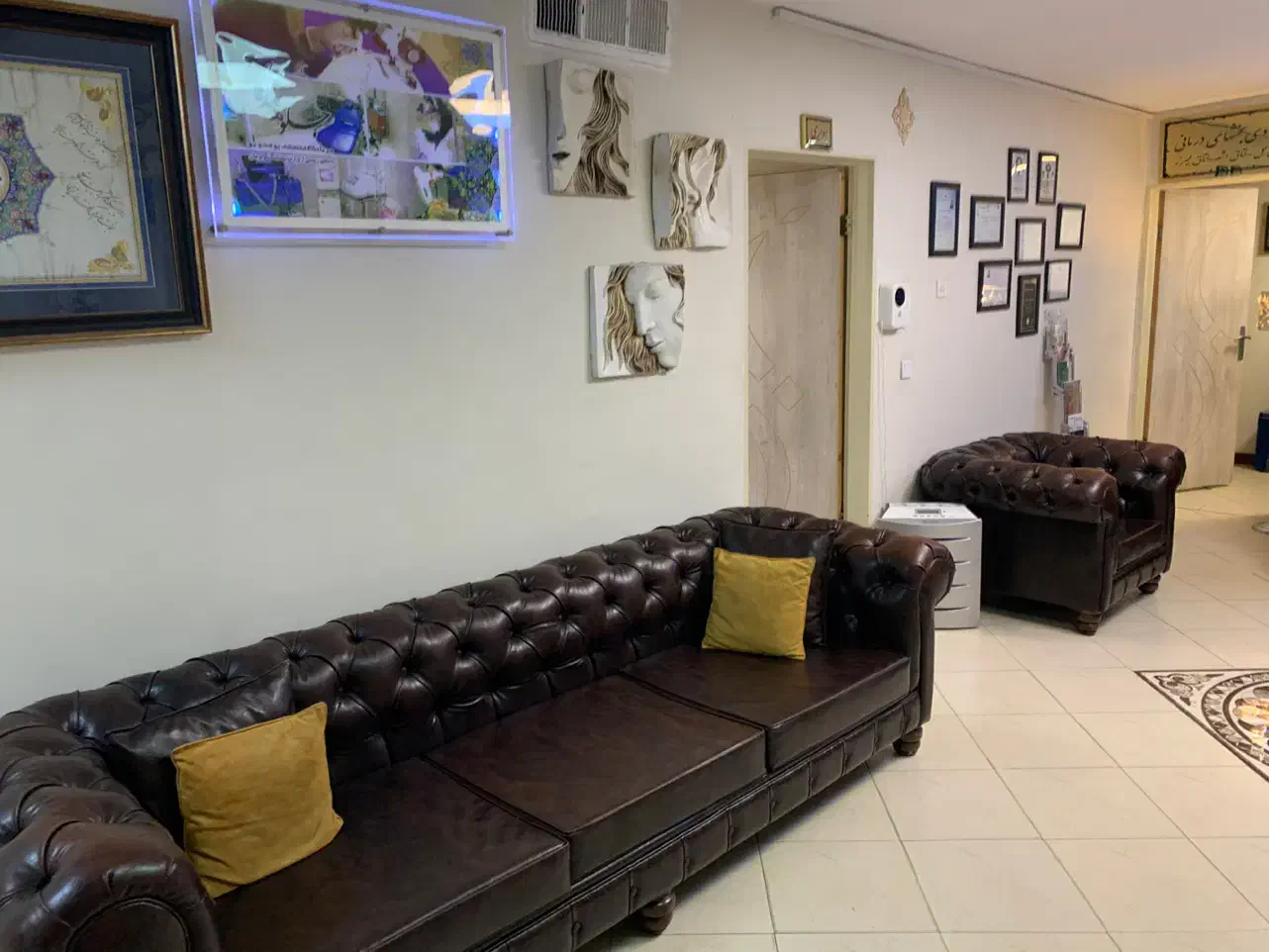 جذب مشاور زیبایی خانم و آقا برای کال سنتر کلینیک|استخدام درمانی، زیبایی، بهداشتی|تهران, عباس‌آباد|دیوار