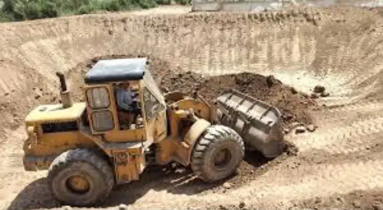 خاکبرداری وخاکریزی ‌وتخریب با قیمت مناسب|خدمات حمل و نقل|اردبیل, |دیوار