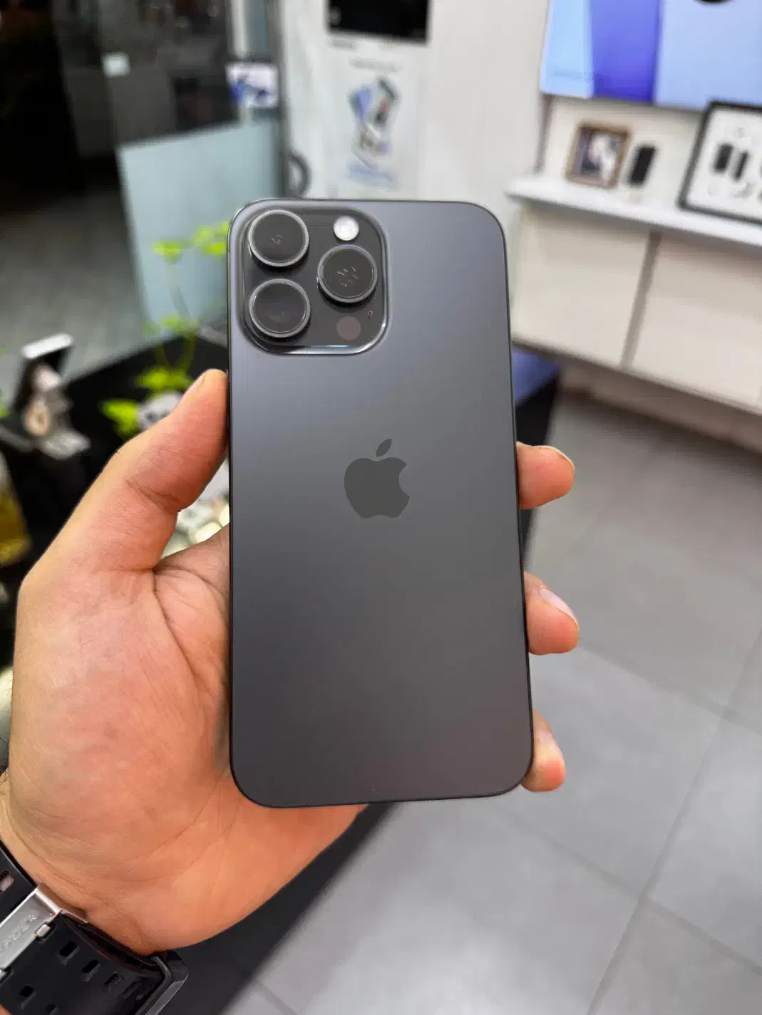 iphone 15 pro max درحد اکبند|موبایل|اصفهان, آبشار|دیوار