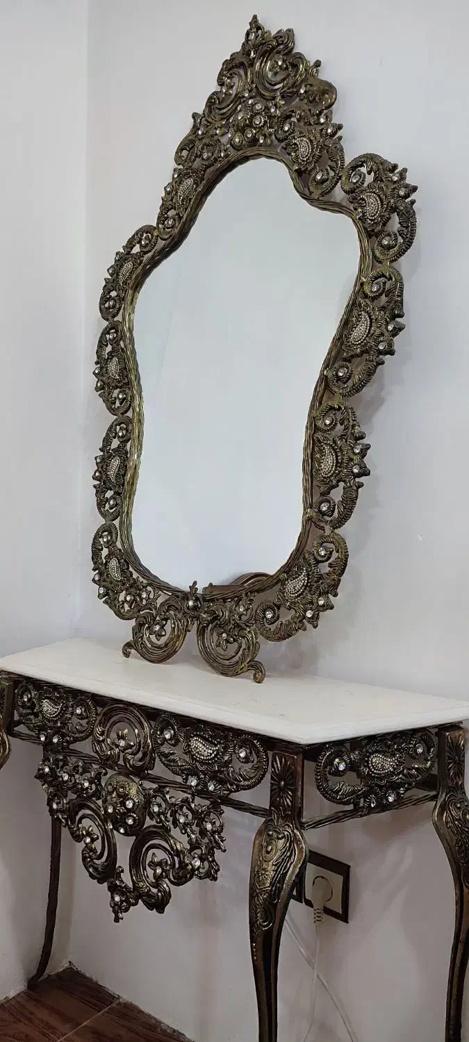 آینه|آینه|رشت, منظریه|دیوار