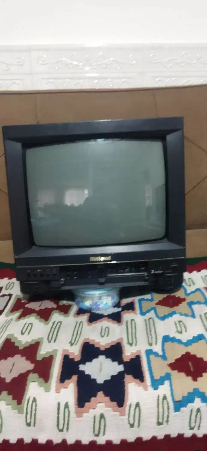 تلویزیون ناسیونال ۱۴ اینچ اصل|تلویزیون و پروژکتور|ارومیه, |دیوار