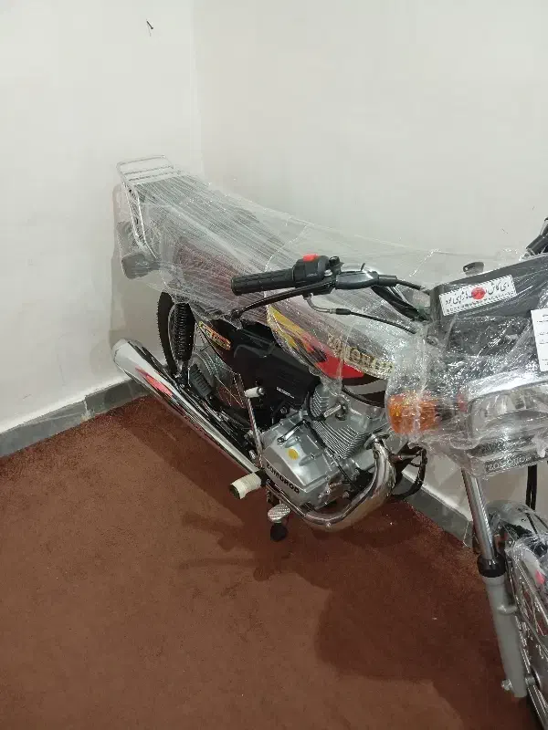 زمرد کویر|موتورسیکلت|امیدیه, |دیوار