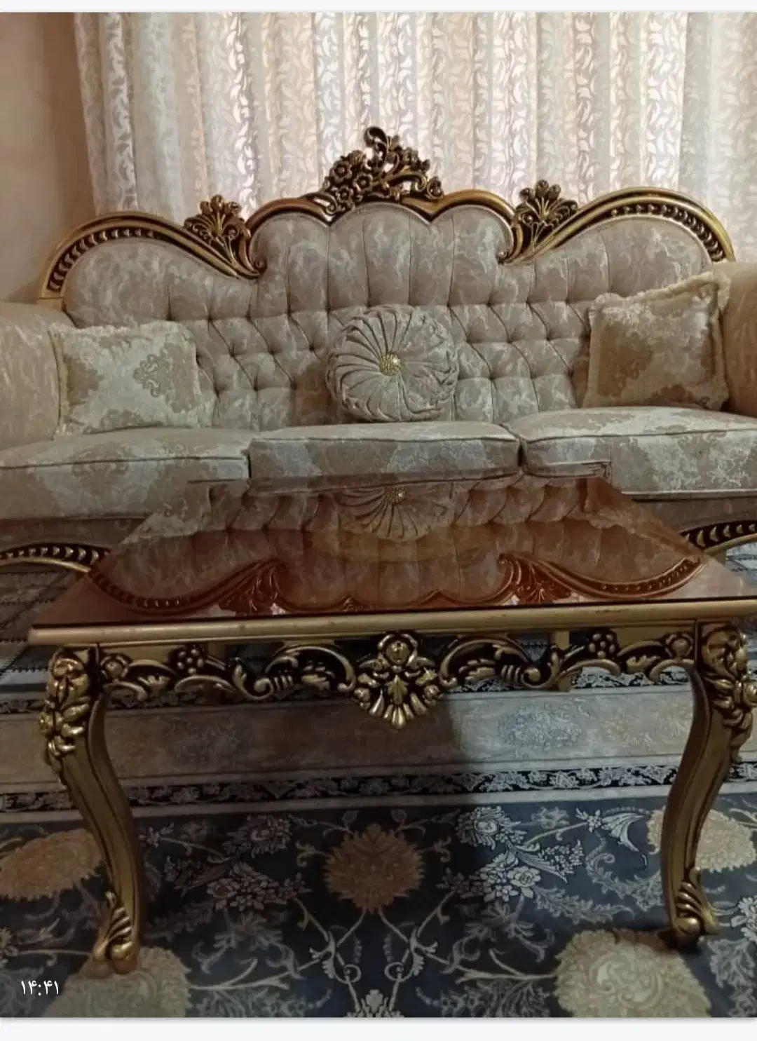 دو دست مبلمان راحتی و سلطنتی|مبلمان خانگی و میز عسلی|ازنا, |دیوار
