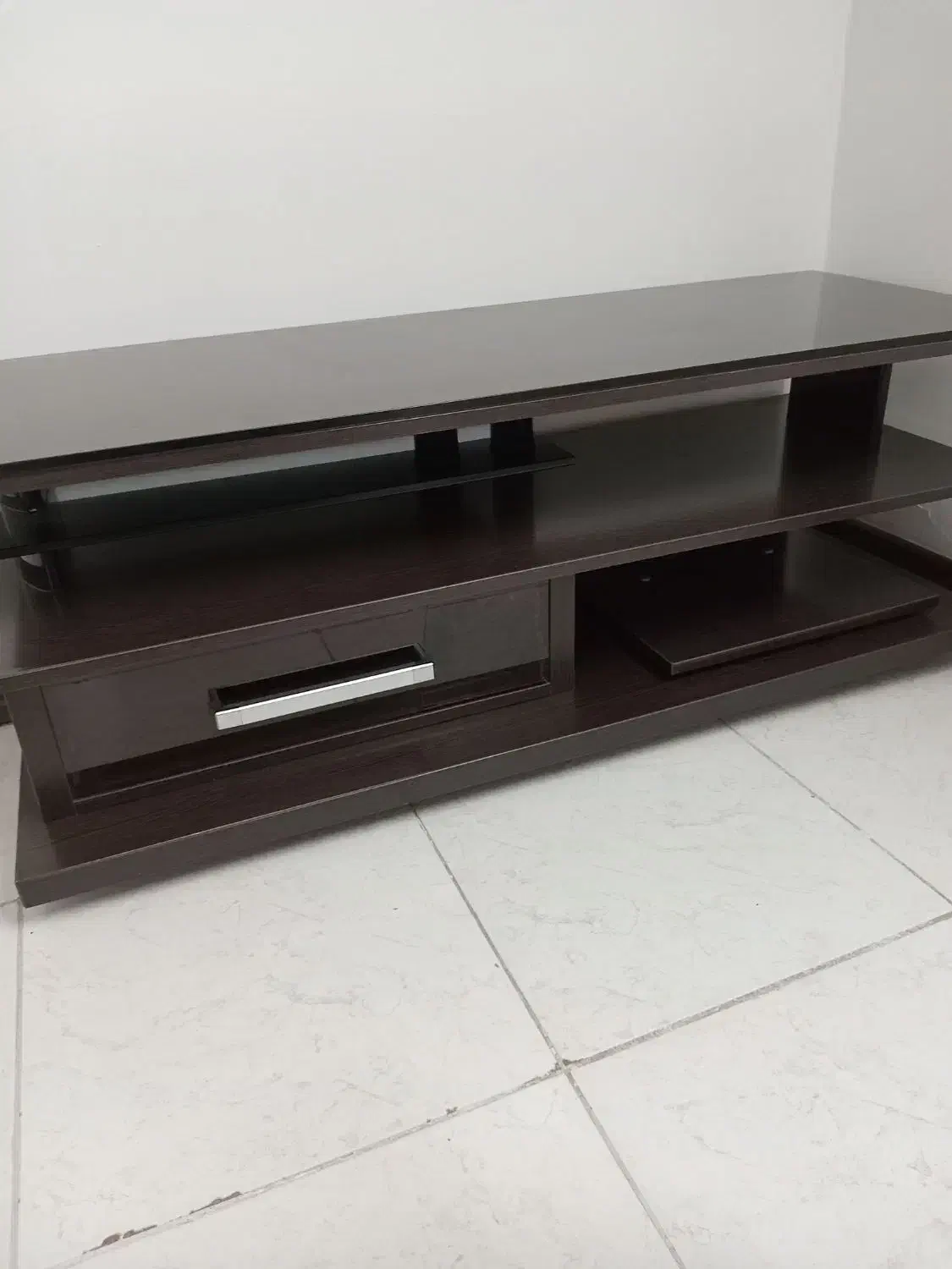 میز تلویزیون|میز تلویزیون|اندیشه, اندیشه فاز ۵|دیوار