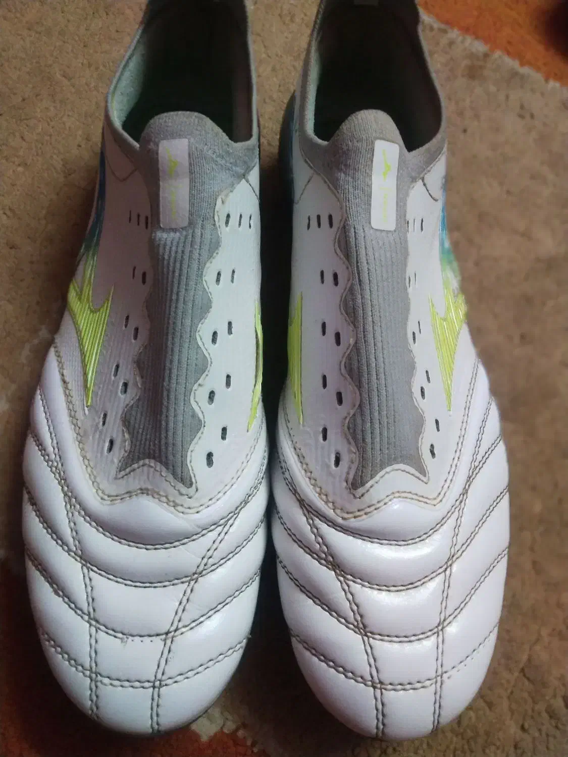 کفش میزانو فوتبالی|کیف، کفش، کمربند|مشهد, کلاهدوز|دیوار