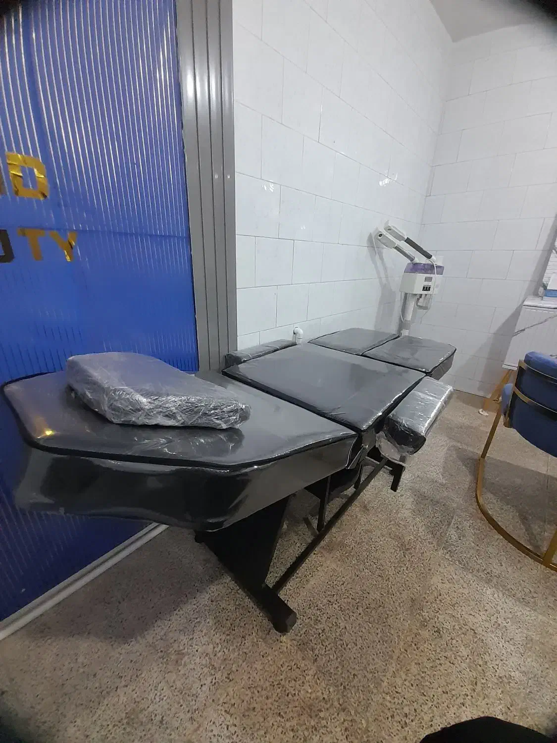 ترولی صندلی استاد کار تخت فیشال بخور آینه کنسول|آرایشگاه و سالن‌های زیبایی|آستارا, |دیوار