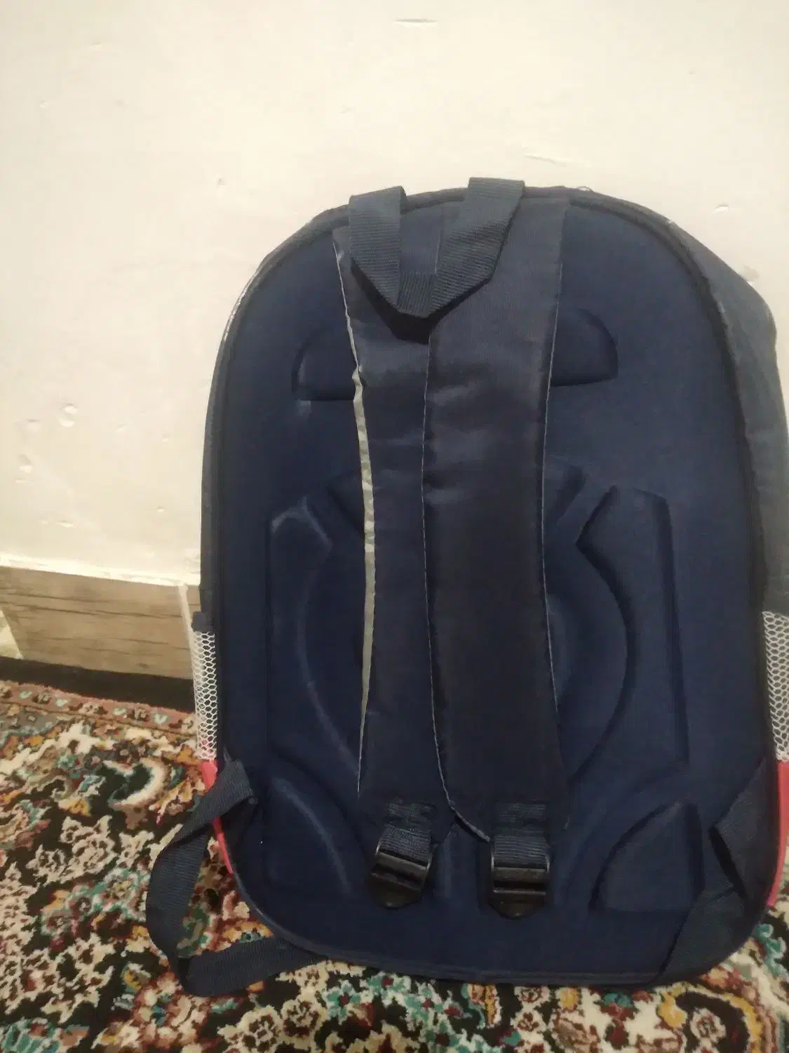 کیف مدرسه|کیف، کفش، کمربند|مشکین‌دشت, |دیوار