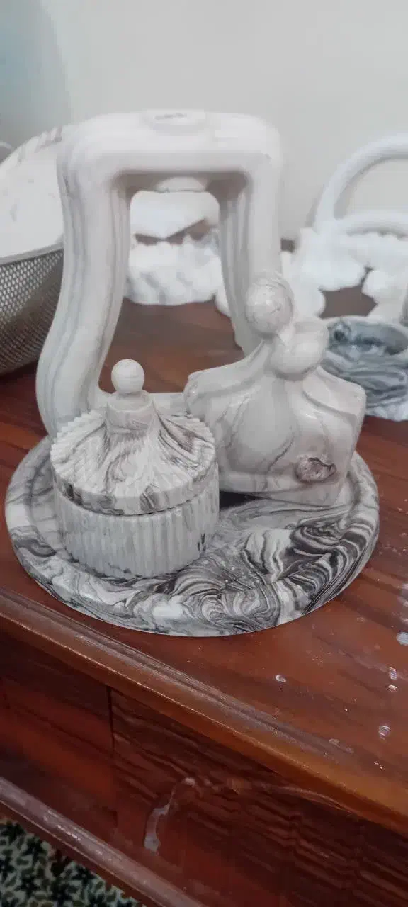 مجسمه سنگی|مجسمه، تندیس، ماکت|کرج, ساسانی (قلمستان)|دیوار