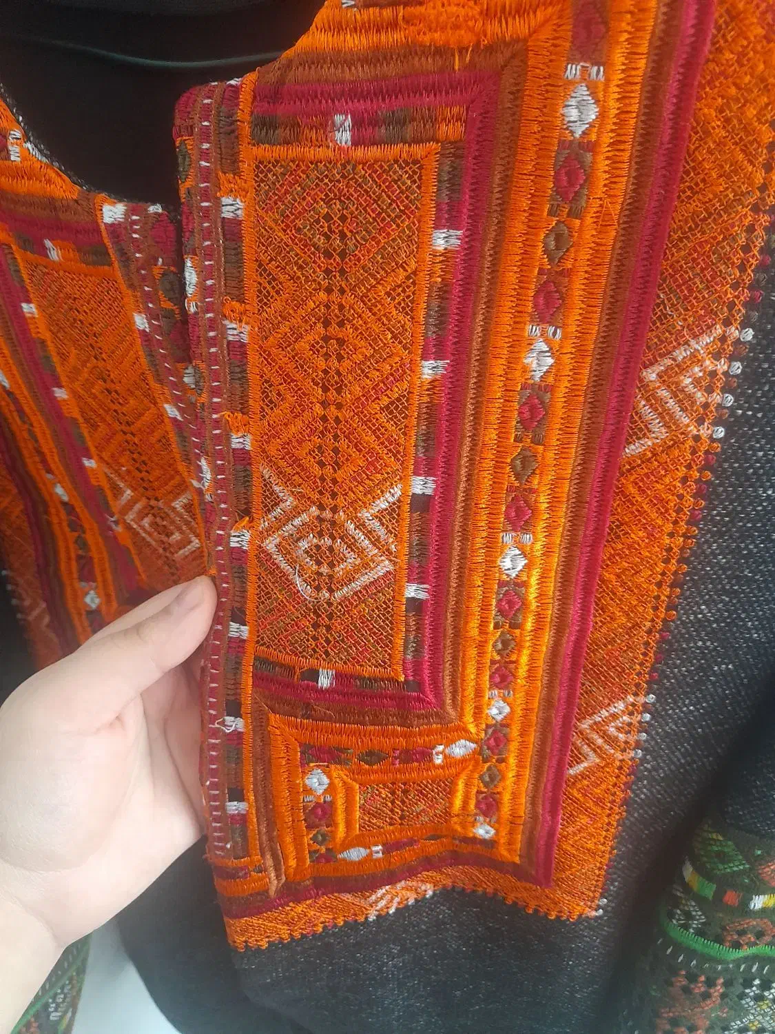 مانتو با طرح سنتی دست دوز کاملا نو|لباس|کرج, کمال‌شهر|دیوار