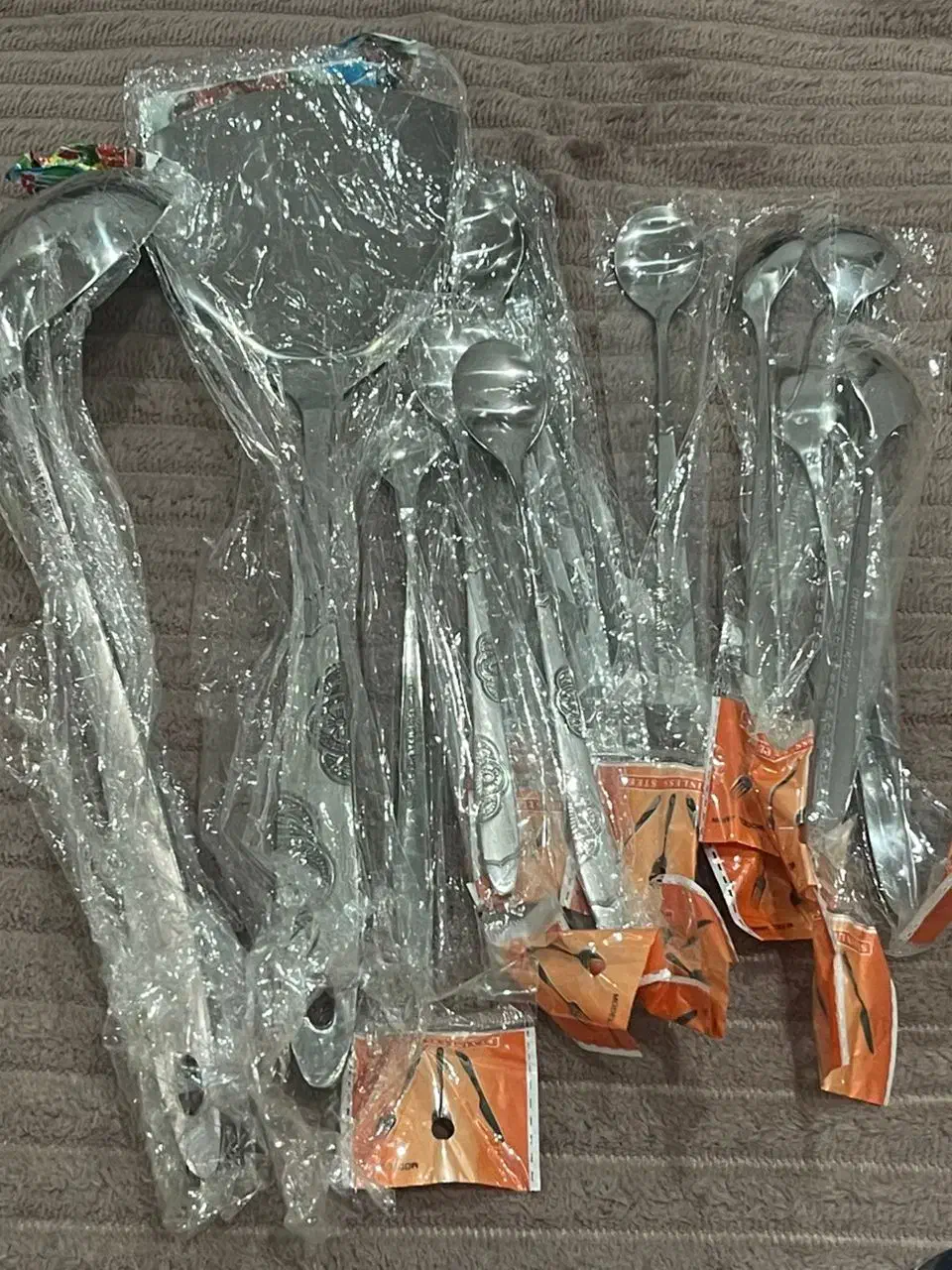 سرویس قاشق و چنگال|ظروف سرو و پذیرایی|خوی, |دیوار