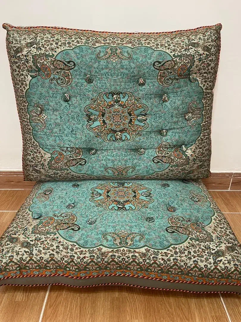 پشتی در حد نو|پشتی|آستانه اشرفیه, |دیوار