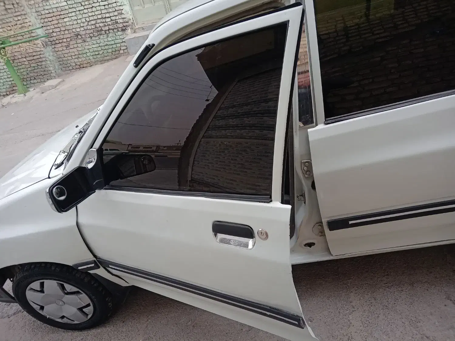پراید حاچبک مدل ۸۳عروسک شاسی سالم درحد|خودرو سواری و وانت|اصفهان, شاهزید|دیوار