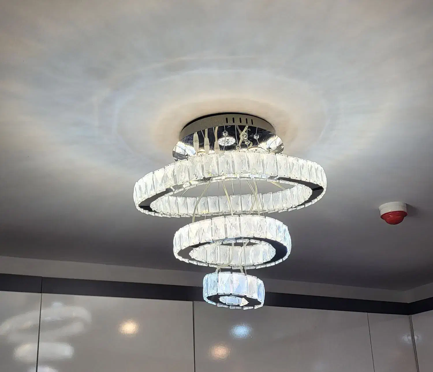 لوستر سه طبقه کریستالی|لوستر و چراغ آویز|تهران, دستغیب|دیوار