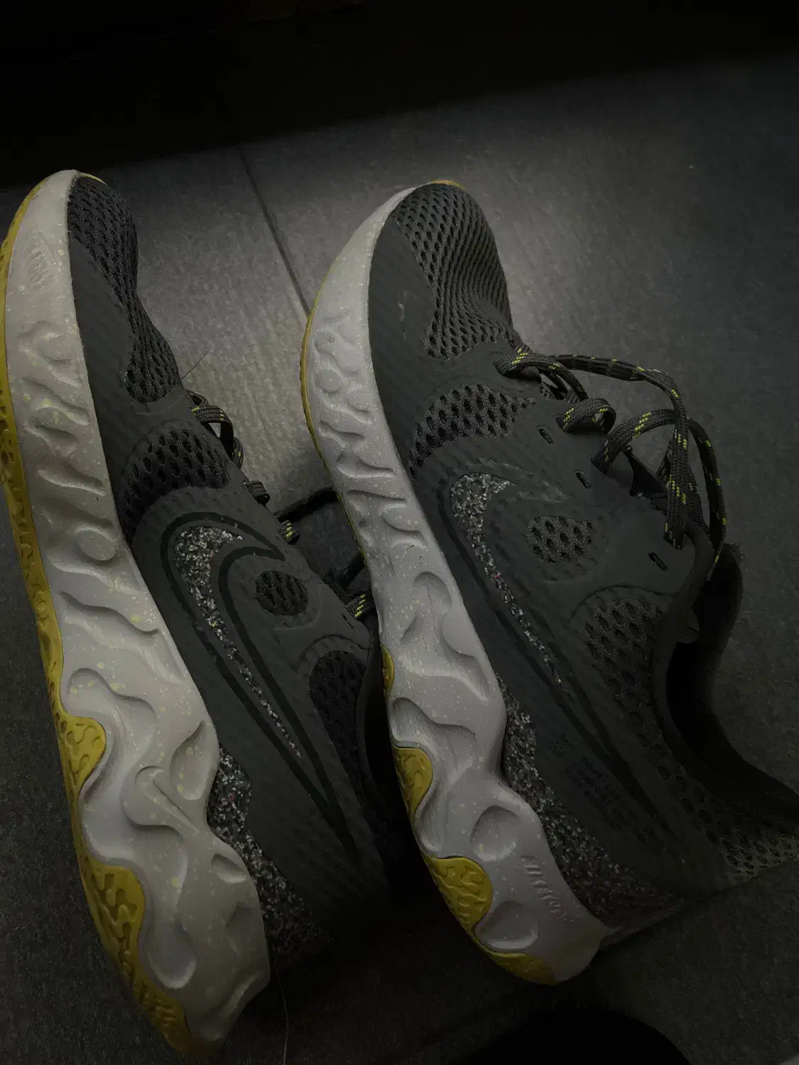 کفش رانینگ نایک اصل سایز ۴۴ Nike|کیف، کفش، کمربند|تهران, محمودیه|دیوار