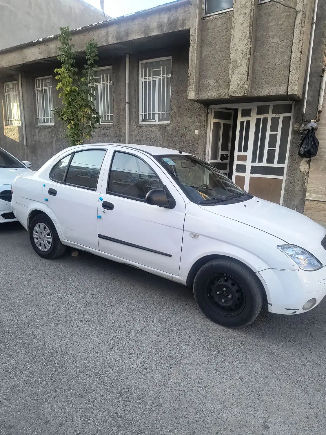 تیبا صندوق دار مدل ۹۵|خودرو سواری و وانت|اسلام‌‌آباد غرب, |دیوار