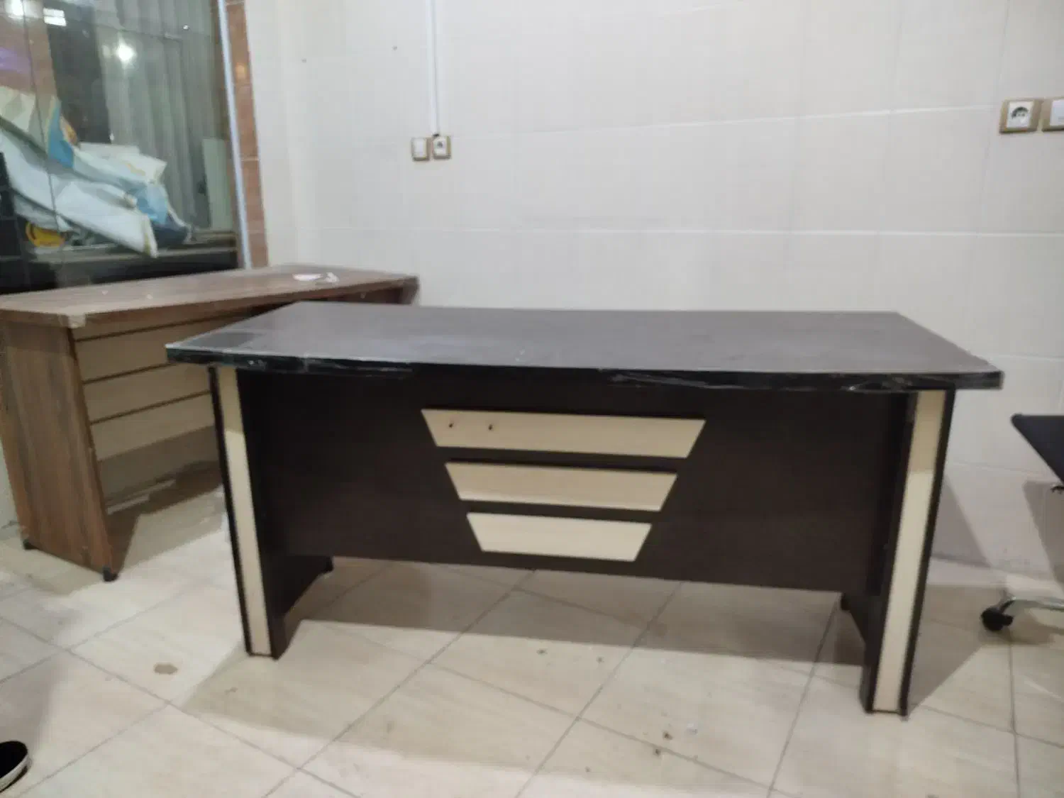 میز تحریر|میز تحریر و کامپیوتر|فولادشهر, B8|دیوار