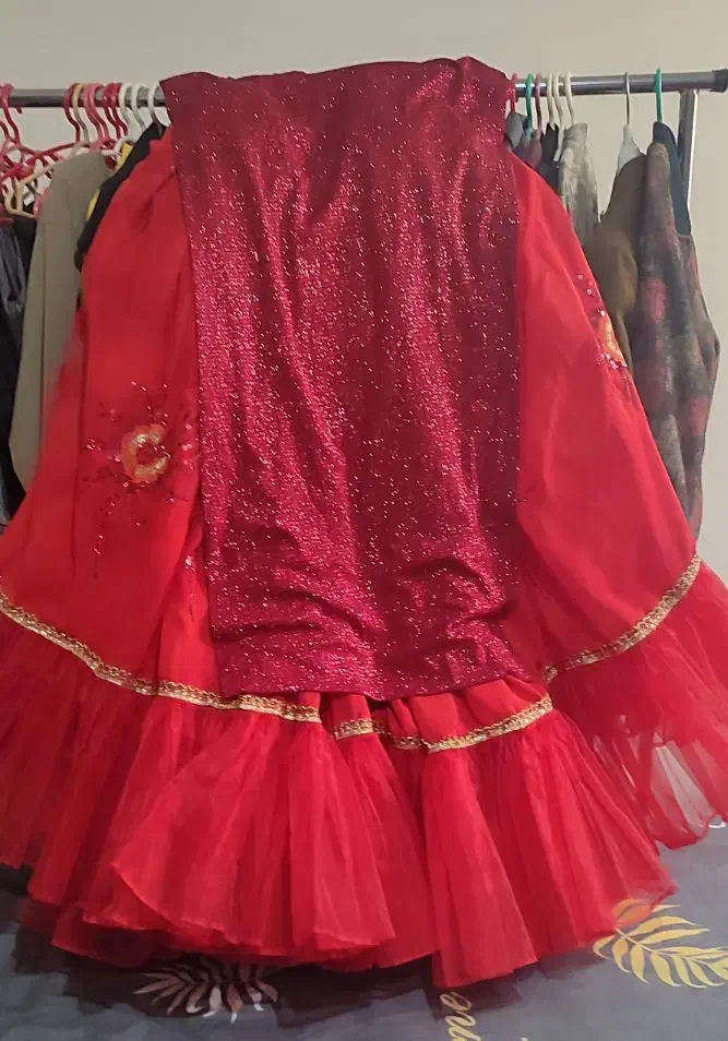 لباس محلی|لباس|صدرا-فارس, فاز ۱|دیوار