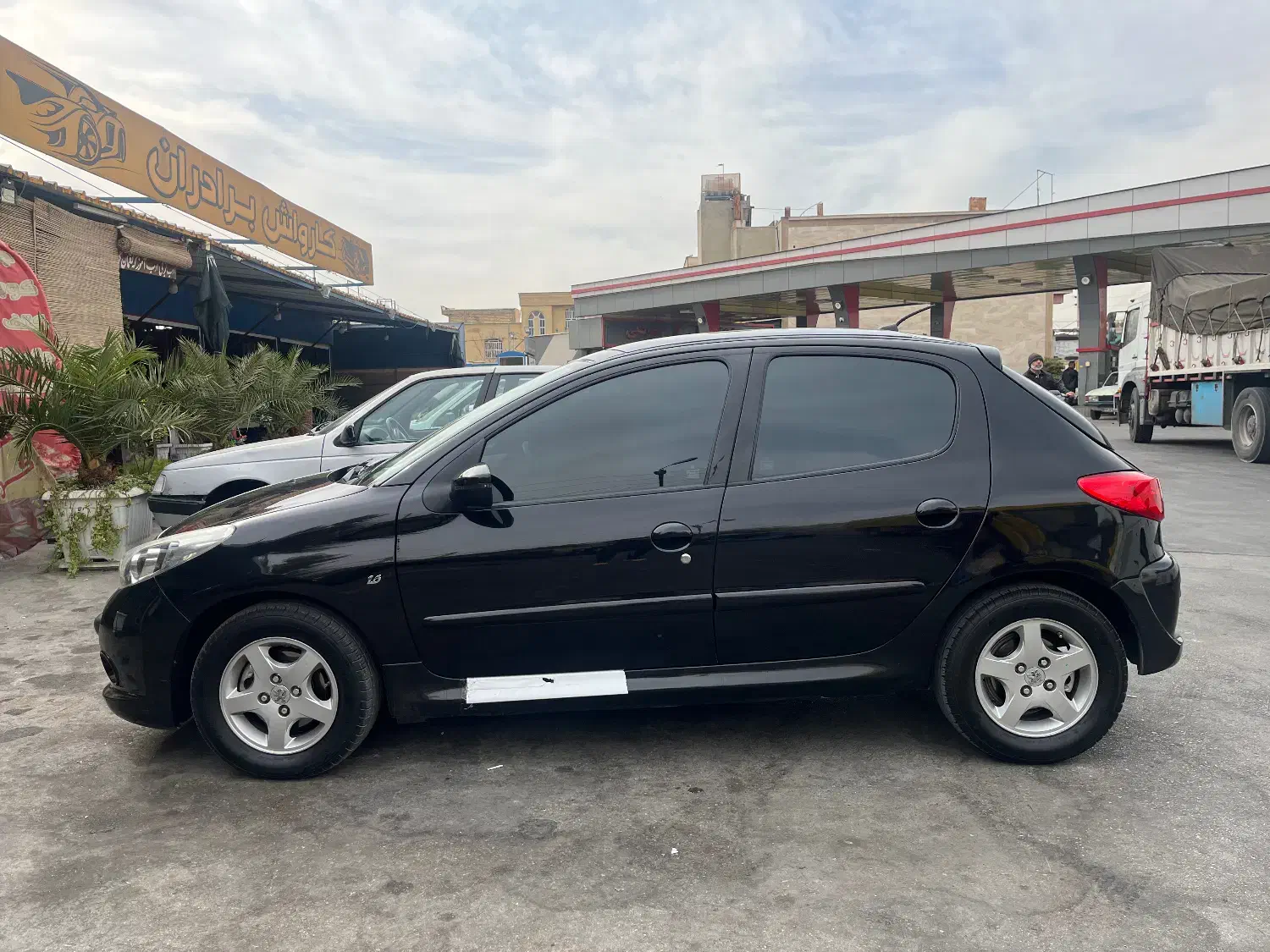 207 مدل 1401|خودرو سواری و وانت|شیراز, شریفآباد|دیوار