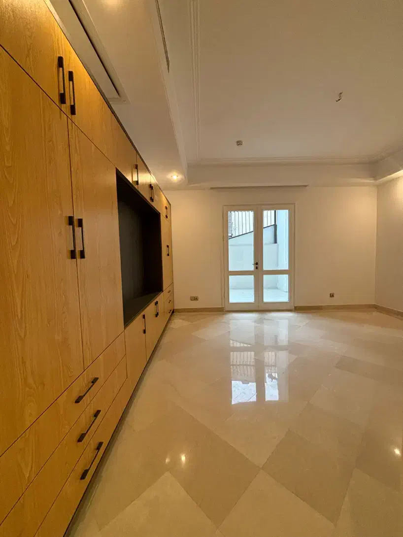 کامرانیه شمالی / ۳۰۰متر / ۵خواب   (ویو باغ چنار)