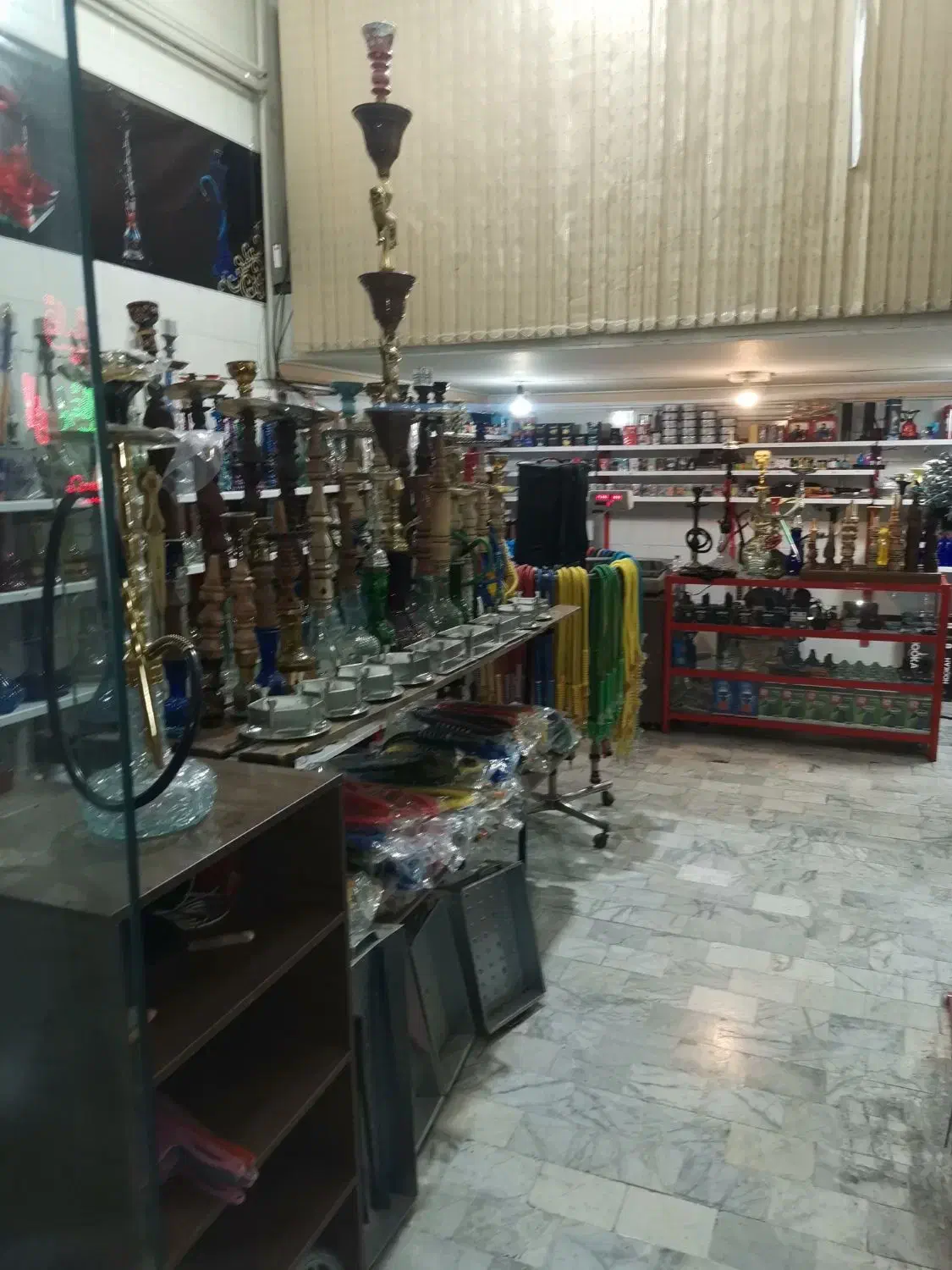 واگذاری مغازه ذغال و قلیون با تمام اجناس|اجارهٔ مغازه و غرفه|یزد, |دیوار
