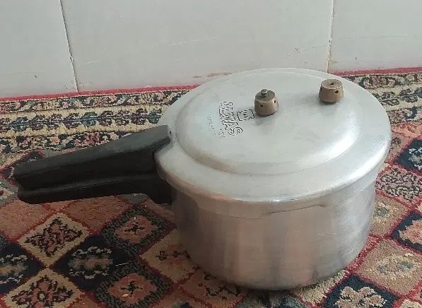 زودپز|ظروف پخت‌وپز|همدان, |دیوار
