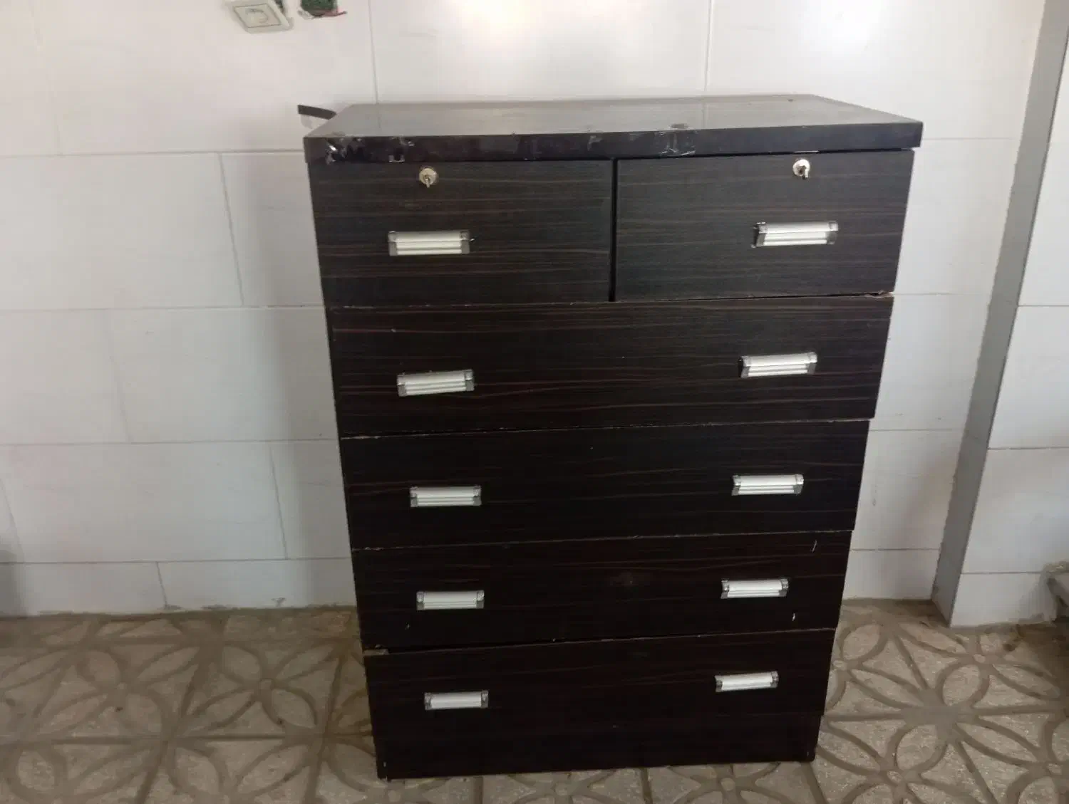 دلاور مشکی|جاکفشی، کمد، دراور|سمنان, |دیوار