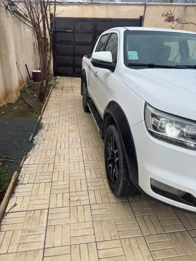 کی ام سی|خودرو سواری و وانت|تهران, درختی|دیوار