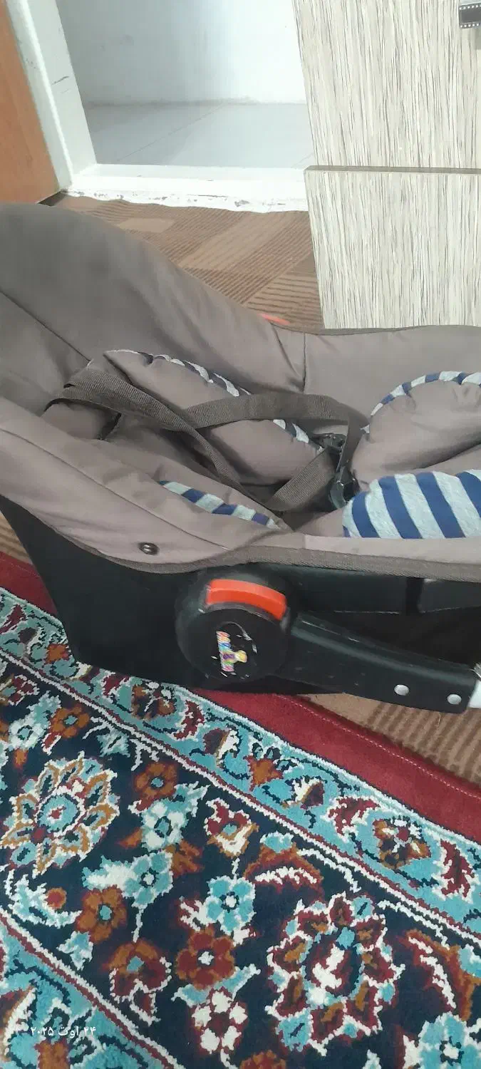 کریر|اسباب و اثاث بچه|مشهد, انقلاب|دیوار