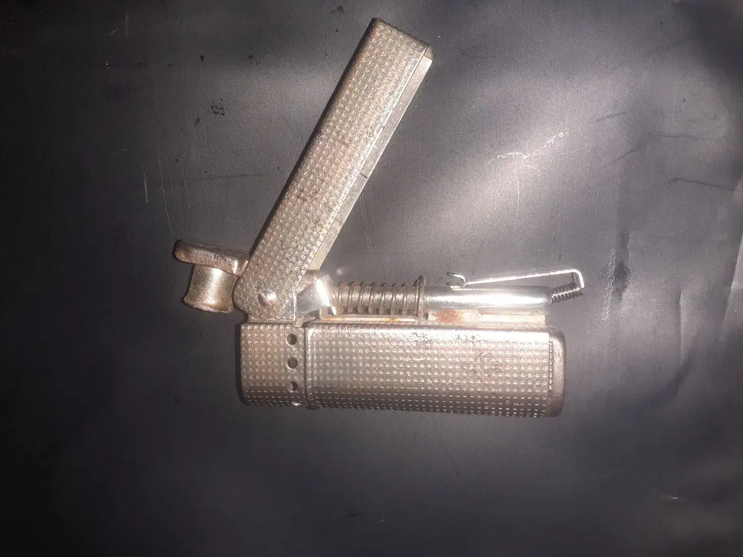 فندک قدیمی نفتی عتیقه|کلکسیون اشیاء عتیقه|گلبهار, شهر جدید گلبهار|دیوار