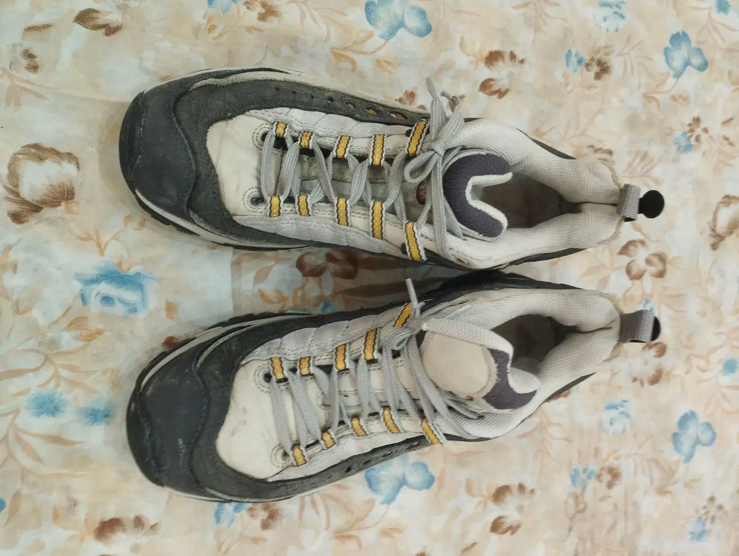 کفش کوهنوردی|کیف، کفش، کمربند|اردبیل, |دیوار