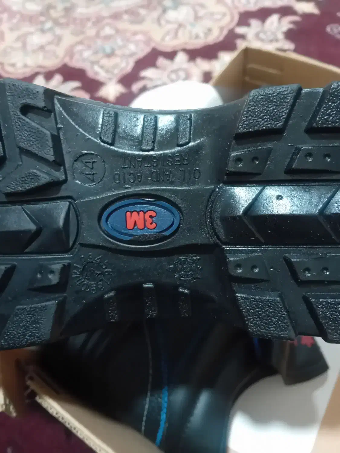 سلام یکعددپوتین|کیف، کفش، کمربند|بندر امام خمینی, |دیوار