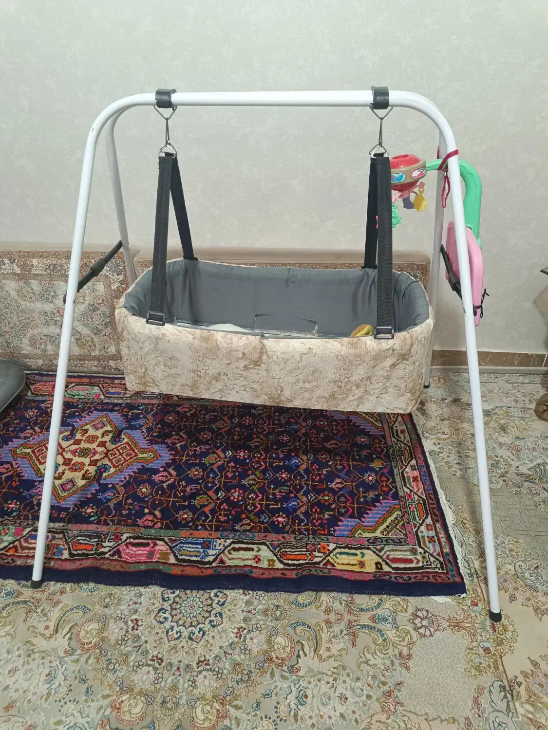 گهواره کودک|تخت و صندلی بچه|پاکدشت, خاتون آباد|دیوار