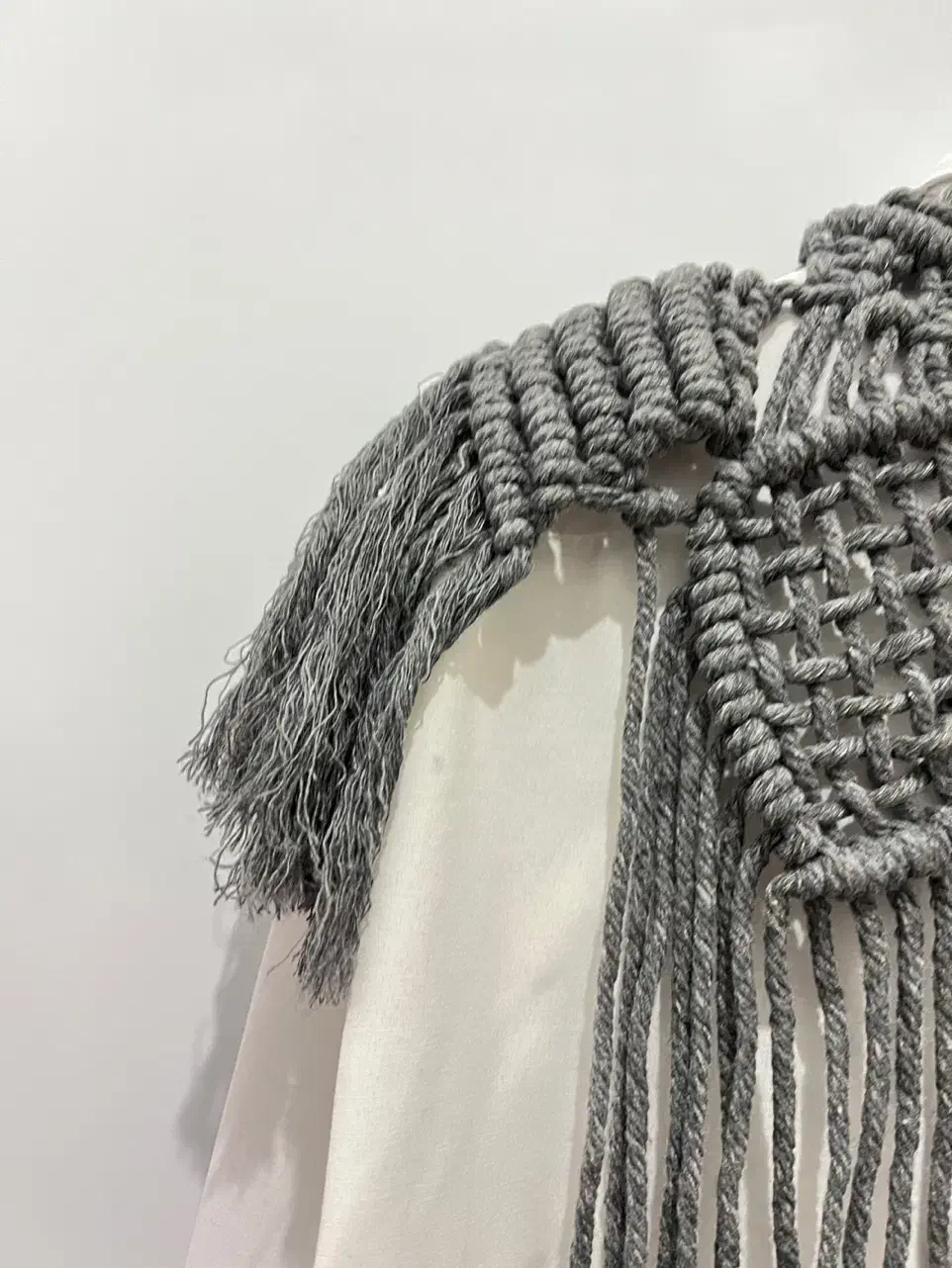 مکرومه ( لباس)|لباس|مشهد, شهرک لشکر (شهرک غرب)|دیوار