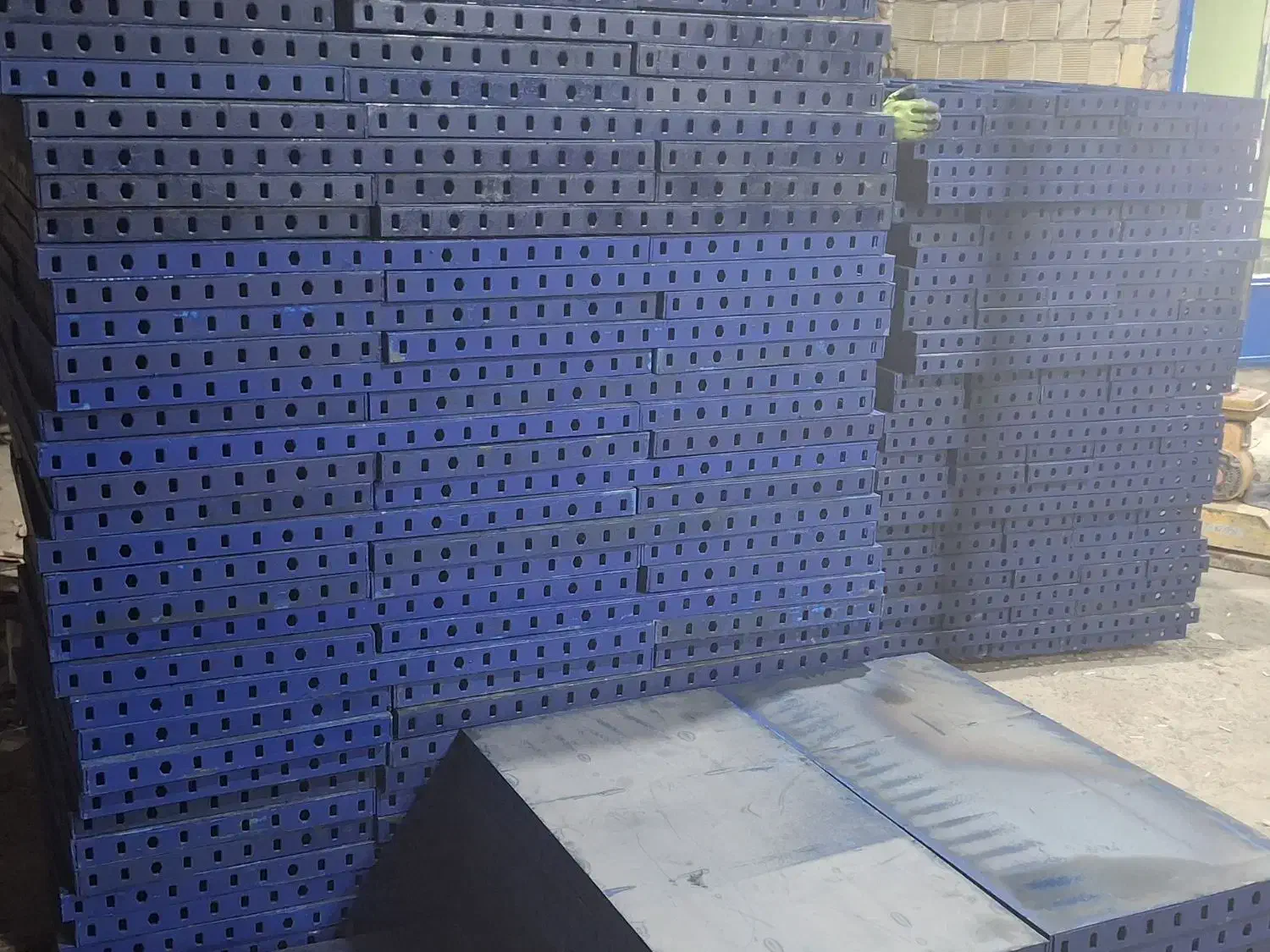 خرید فروش اجاره  لوله داربست  انواع  قالب فلزی|خدمات پیشه و مهارت|خرم‌آباد, |دیوار