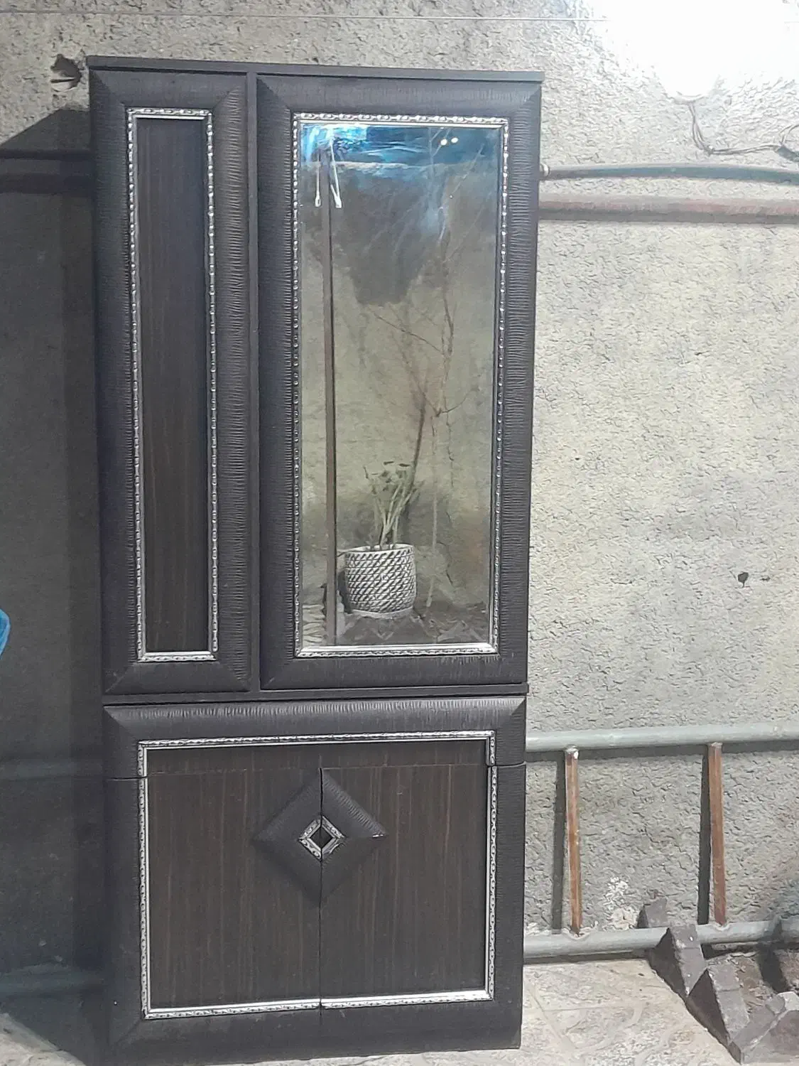 جا کفشی|جاکفشی، کمد، دراور|شیروان (خراسان), |دیوار